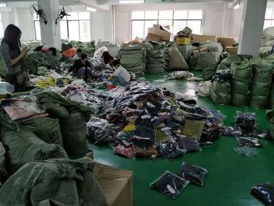 品牌女裝折扣店 是舊衣服的新出路，還是服裝批發(fā)的時尚密碼？